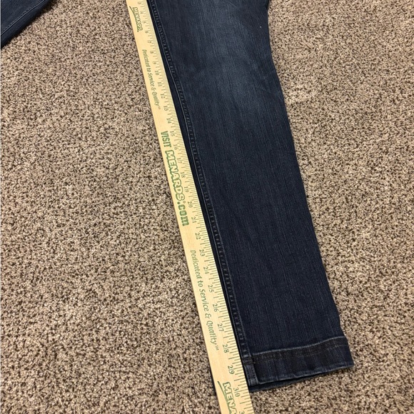 Women’s Classic Duluth Trading Company Blue Jeans / Size 10 / Bootcut - Picture 4 of 6